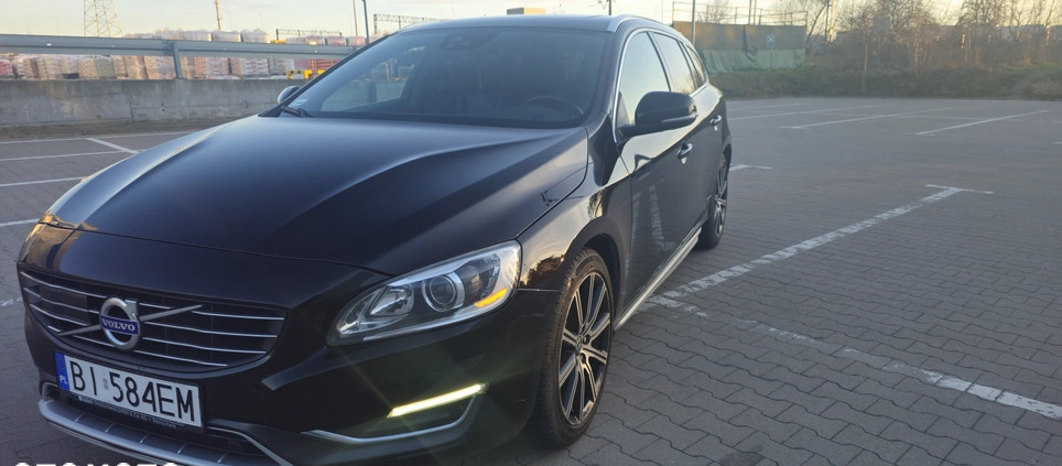 Volvo V60 cena 50900 przebieg: 260000, rok produkcji 2013 z Białystok małe 497